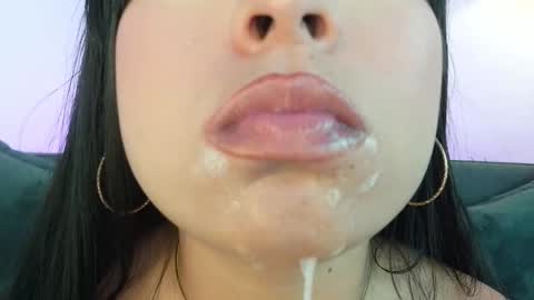 Snapshot of mia_roux1 chatting on 8, 5, 2026 Mia online show from 8, 5, 2026