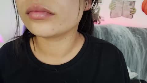 Snapshot of mia_roux13 chatting on 18, 10, 2025 Mia Roux online show from 18, 10, 2025