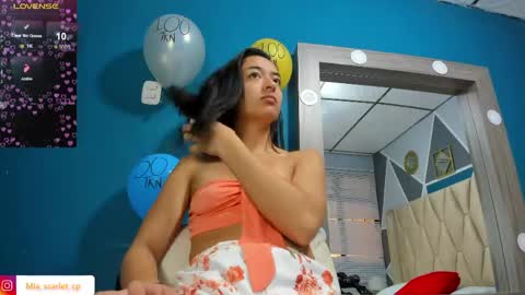 Snapshot of mia_scarlet69 chatting on 7, 5, 2026 MIA HOT online show from 7, 5, 2026