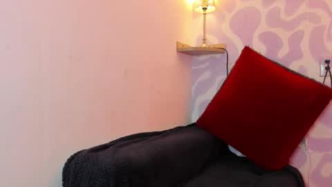 Mia . online show from 1, 11, 2025