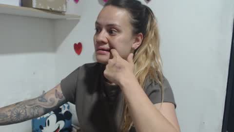 Mia Sepulveda online show from 4, 12, 2024