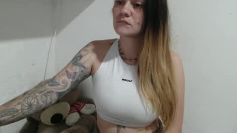 Mia Sepulveda online show from 16, 2, 2025