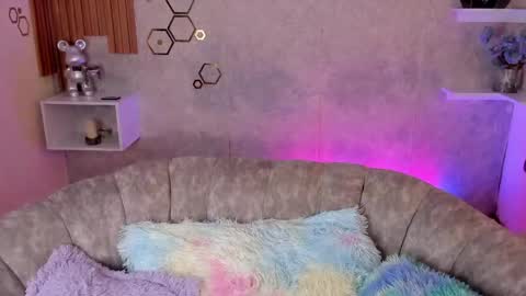 Mia online show from 8, 5, 2026