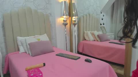 mia_tentacion__ online show from 11, 6, 2026