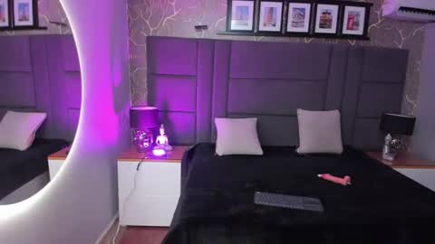 Snapshot of mia_vanegas chatting on 8, 7, 2026 Mia online show from 8, 7, 2026
