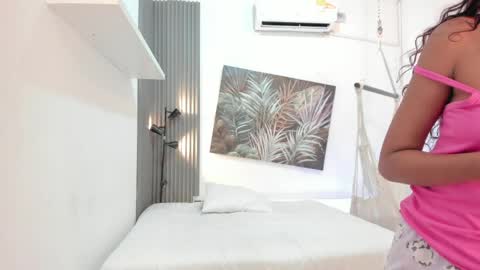 Snapshot of mia_velve chatting on 9, 5, 2026 Mia online show from 9, 5, 2026
