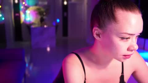 Snapshot of mia_vixen_ chatting on 27, 2, 2026 VixenMia online show from 27, 2, 2026