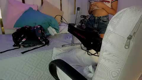 mia_vy online show from 9, 6, 2026