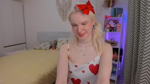 Snapshot of mia_waterlily chatting on 3, 2, 2026 Mia online show from 3, 2, 2026