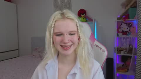 Snapshot of mia_waterlily chatting on 3, 4, 2026 Mia online show from 3, 4, 2026