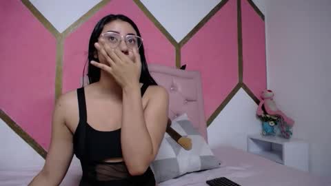 Mia online show from 3, 12, 2025