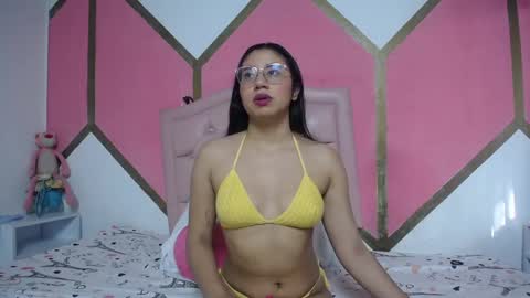 Mia online show from 17, 12, 2025