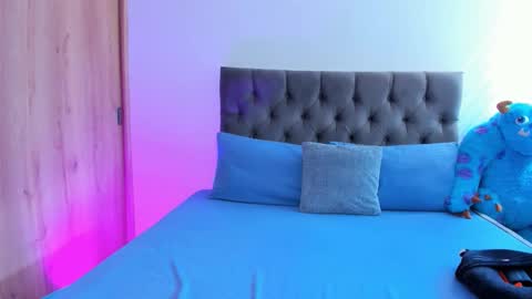    online show from 4, 11, 2025