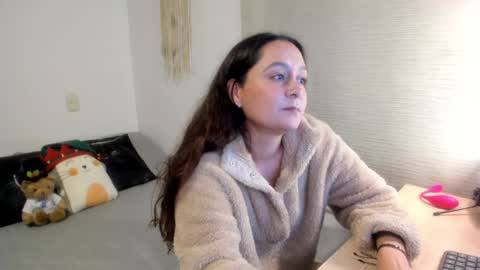 Snapshot of mia_xgray chatting on 19, 12, 2024 Mia   online show from 19, 12, 2024