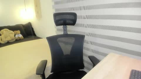 Snapshot of mia_xgray chatting on 13, 5, 2026 Mia online show from 13, 5, 2026