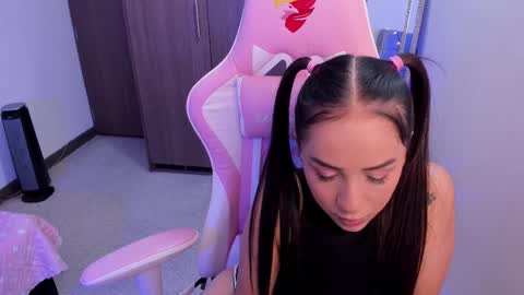 Snapshot of miaa_06 chatting on 22, 2, 2025 mia  nicolle online show from 22, 2, 2025