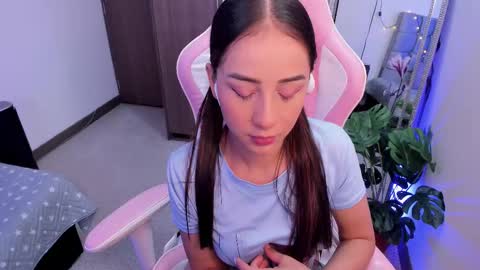 Snapshot of miaa_06 chatting on 27, 2, 2025 mia  nicolle online show from 27, 2, 2025