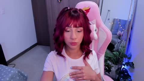 Snapshot of miaa_06 chatting on 28, 2, 2025 mia  nicolle online show from 28, 2, 2025