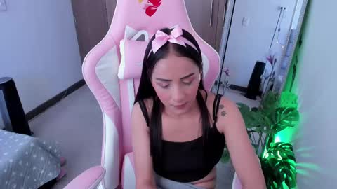 Snapshot of miaa_06 chatting on 3, 3, 2025 mia  nicolle online show from 3, 3, 2025