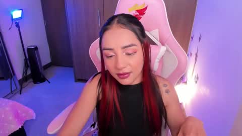 mia  nicolle online show from 6, 1, 2026