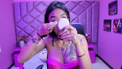 Snapshot of miaa_thopmson chatting on 26, 11, 2025 Miaa online show from 26, 11, 2025