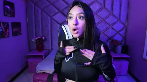 Snapshot of miaa_thopmson chatting on 17, 12, 2025 Miaa online show from 17, 12, 2025