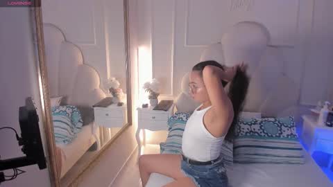 Snapshot of miaaffox chatting on 1, 2, 2026 miaaffox online show from 1, 2, 2026