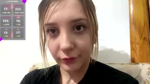 Hi guys Im Mia Im new here help me to figure out how everything works here xD online show from 4, 7, 2026