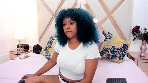 Mia  online show from 10, 11, 2025