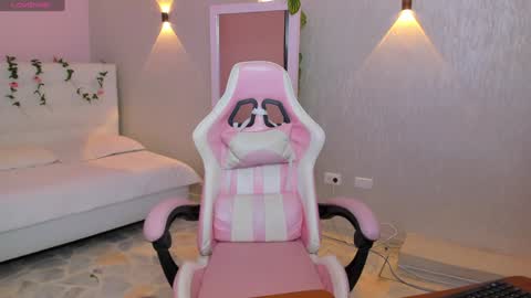 Snapshot of miagomez1 chatting on 17, 1, 2025 Mia Gomez online show from 17, 1, 2025