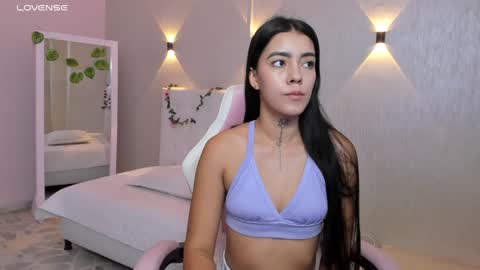 Snapshot of miagomez1 chatting on 21, 1, 2025 Mia Gomez online show from 21, 1, 2025