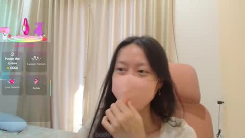 miahchan68 online show from 14, 12, 2025