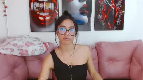 miahotcs online show from 24, 4, 2026