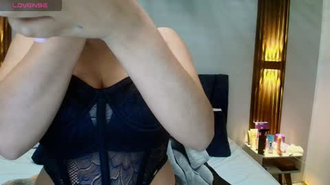 MIA HOTMEZ online show from 16, 10, 2025