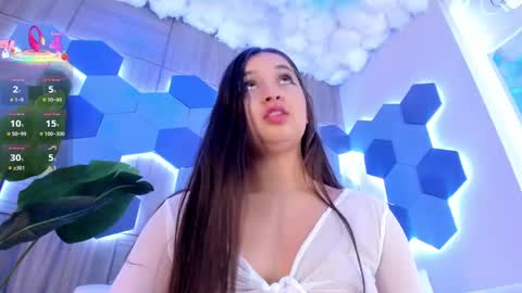 Mia  online show from 25, 9, 2025