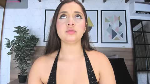 Mia  online show from 17, 10, 2025