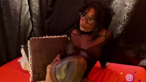 Snapshot of miaknox chatting on 17, 2, 2026 Mia online show from 17, 2, 2026