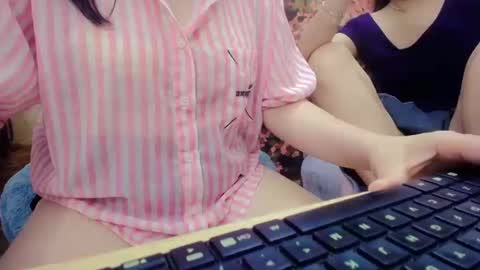 Snapshot of mialala205221 chatting on 15, 10, 2025 Mia online show from 15, 10, 2025