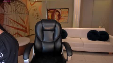 Call me Mia  online show from 7, 1, 2026