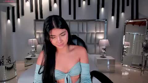 Call me Mia  online show from 24, 6, 2026
