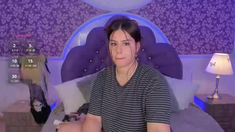 Snapshot of miamontoya chatting on 13, 10, 2025 Mia   -5 7001400 Follow  online show from 13, 10, 2025