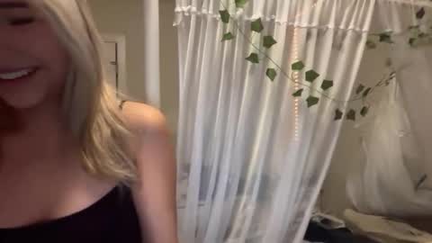 Snapshot of miamoon9 chatting on 26, 2, 2026 Mia online show from 26, 2, 2026