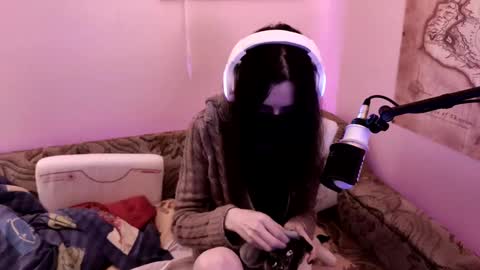 Snapshot of miaowhowl chatting on 2, 1, 2025 Kristien online show from 2, 1, 2025