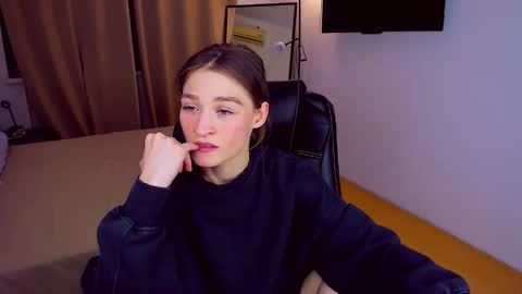 Mia online show from 5, 3, 2025