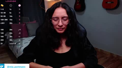 Snapshot of miaportman chatting on 29, 12, 2024 MIAPORTMANN online show from 29, 12, 2024