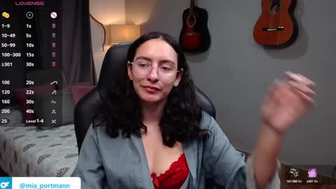 Snapshot of miaportman chatting on 24, 1, 2025 MIAPORTMANN online show from 24, 1, 2025