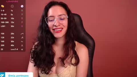 MIAPORTMANN online show from 5, 2, 2026