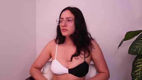 Snapshot of miaportman chatting on 26, 6, 2026 MIAPORTMANN online show from 26, 6, 2026