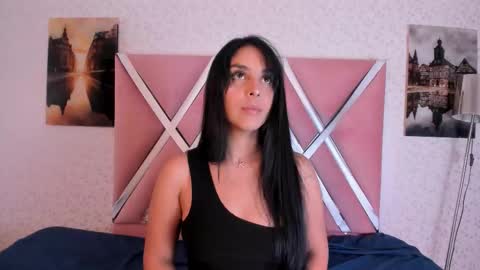 Mia Quevedo online show from 27, 3, 2026