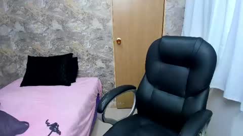 Snapshot of miarivers_1 chatting on 12, 6, 2026 miarivers_1 online show from 12, 6, 2026